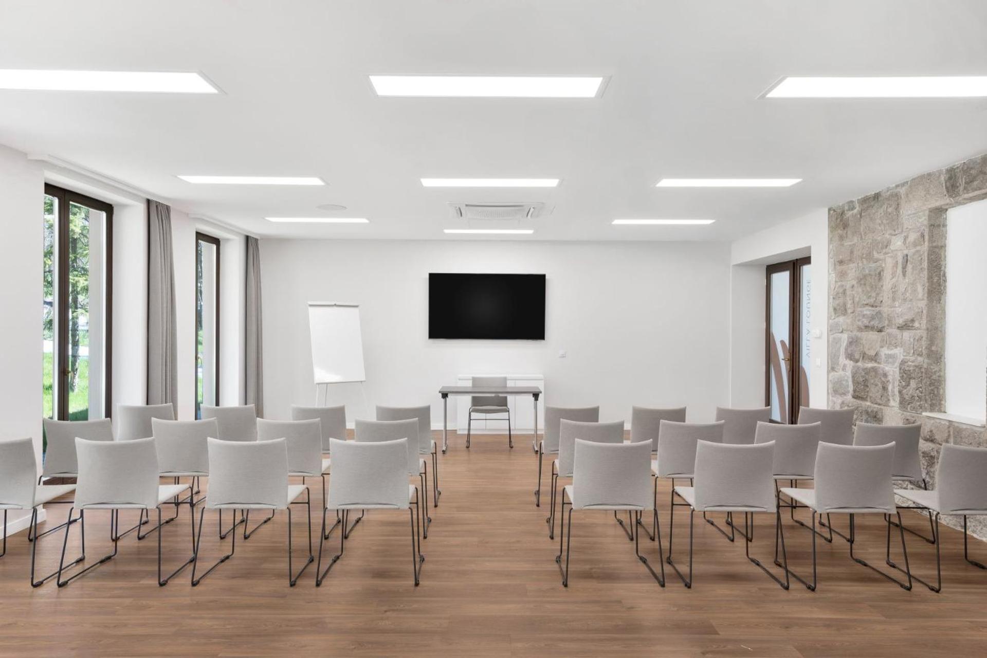 Cardoner Hotel Es Konferenciakoezpont Добогокьо Екстериор снимка